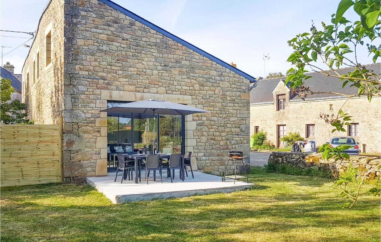 Beautiful Home In Erdeven With Kitchenette Exteriör bild
