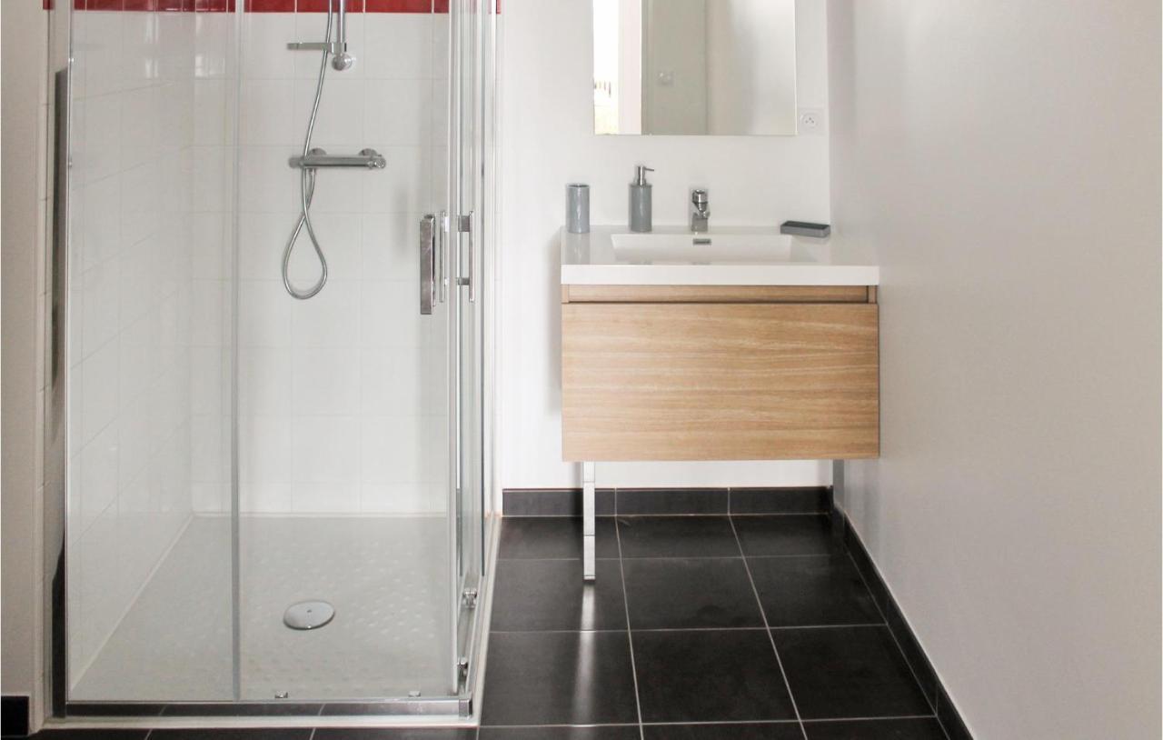 Beautiful Home In Erdeven With Kitchenette Exteriör bild