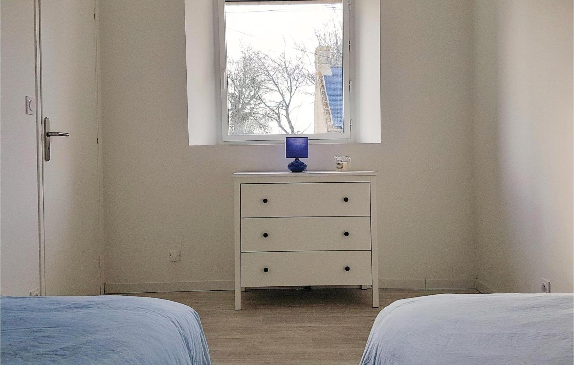 Beautiful Home In Erdeven With Kitchenette Exteriör bild